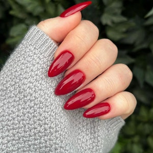 CURRANT MOOD- dip powder, nail dip, red dip powder, nail dip powder, dip powder nails, nail dips, red nail dip