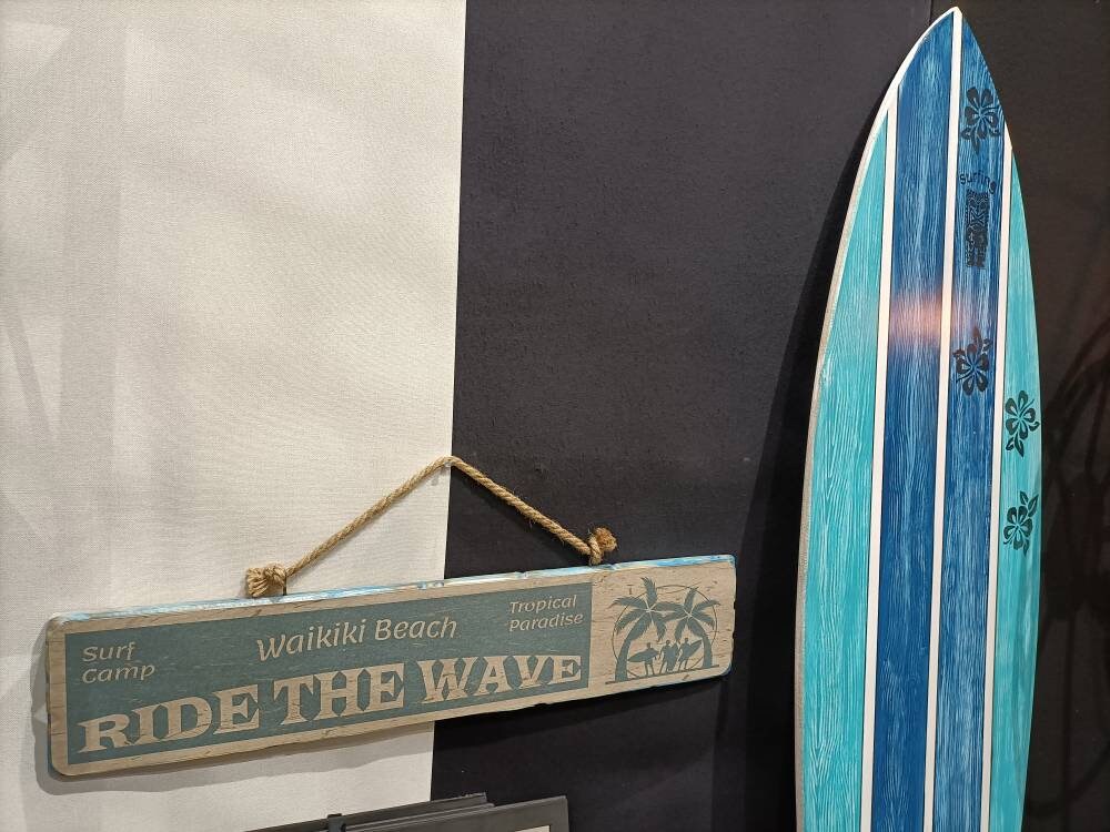 Pancarte Surfeur -Pancarte Bois-Magasin-Décoration-Professionnel