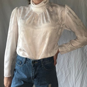 Vintage 80s White turtle neck