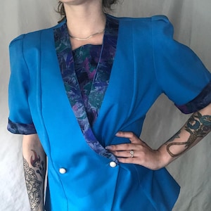 Königsblaue 1980er Jahre Knopfbluse