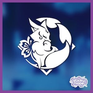Puede incluir: Silueta blanca de un zorro estilizado enroscado con su cola formando un círculo. El zorro tiene un diseño floral en la espalda y está sobre un fondo azul.