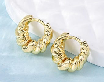 18k Gold Plated Twisted Ring Shape Huggie Hoop Earrings  display picture 2