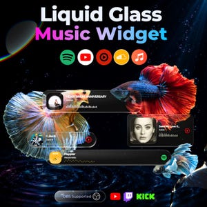 Könnte beinhalten: Ein digitales Liquid Glass Musik-Widget mit drei durchscheinenden schwarzen Musik-Player-Leisten, die Albumcover, Songtitel und Schallwellen zeigen. Der Hintergrund zeigt lebendige Kampffische im Wasser. Symbole für Streaming-Dienste sind sichtbar.