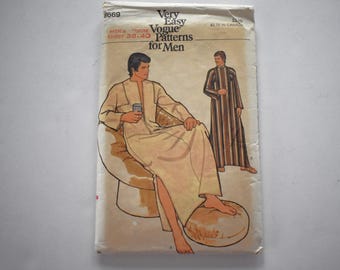 Very Easy Vogue 8669 Sewing Pattern - Men's Size 38-40 Chest (Medium) Caftan