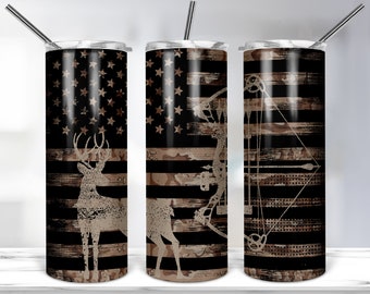 Disegni di sublimazione del bicchiere da caccia con arco al cervo, modello per bicchiere sottile da 20 once per la sublimazione, avvolgimento del bicchiere con bandiera USA da caccia al cervo DOWNLOAD PNG
