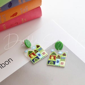 Pendientes Doodle House: Pendientes colgantes cuadrados de acrílico