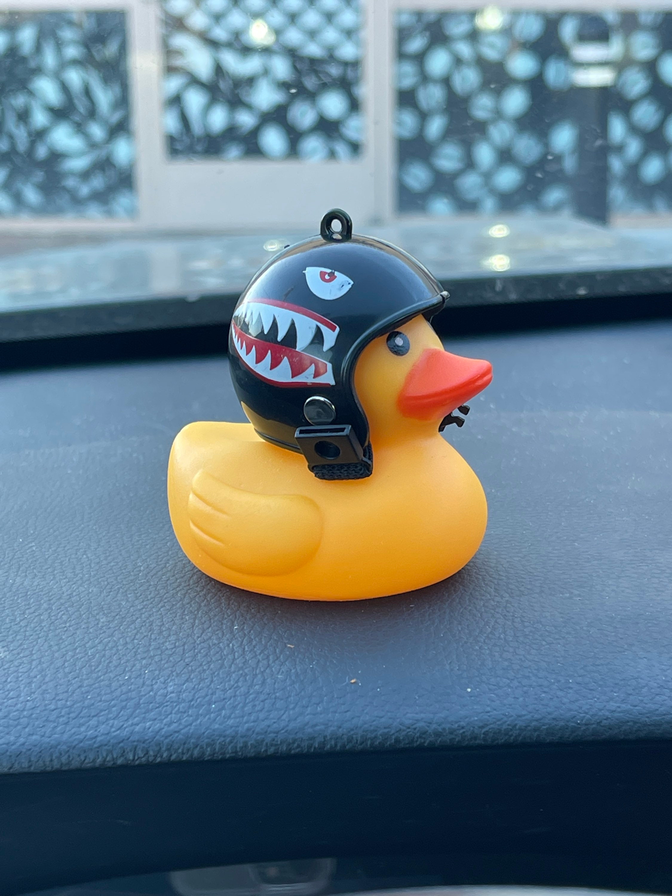 Petit canard jaune mignon pour voiture, avec hélice de casque, brise-vent,  décoration interne automobile