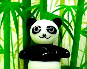 Glasfigur – mundgeblasener stehender Panda aus Glas im Murano-Stil