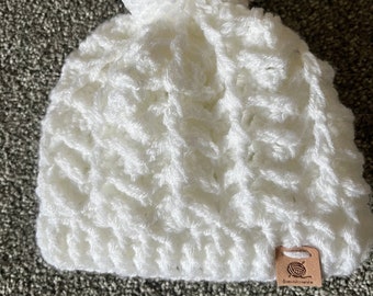 Newborn/0-3 months/ 3-6 months/ 6-9 months/ 9-12 months baby hat with pom pom and handmade tag