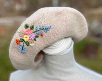 Handgesticktes französisches Beret aus 100% Wolle, Bestickter Hut, Beret für Frauen, Beret für Frauen, Geschenk zum Geburtstag