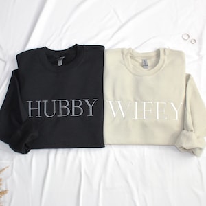 Wifey Hubby besticktes Sweatshirt, Ton in Ton, Flitterwochen & Braut Geschenk, Mrs Crewneck, Frau Pullover, Wifey Braut Pullover, Mr Mrs Pullover