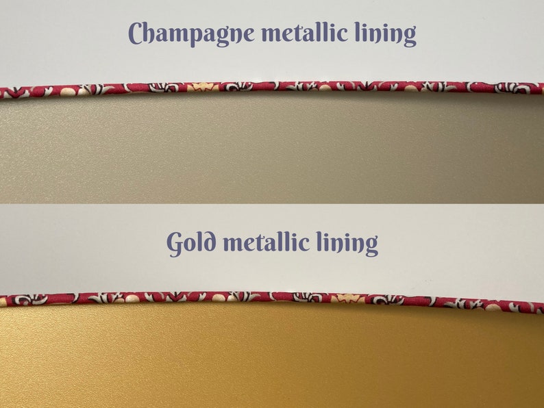 Op de afbeelding: Twee close-up afbeeldingen van een stoffen bies met een bloemenpatroon. De bovenste afbeelding toont een champagnekleurige metallic voering. De onderste afbeelding toont een gouden metallic voering.