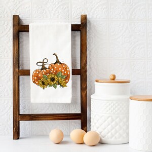 Autumn Hand Towel, Fall Kitchen Decor, Orange Pumpkin Towel, Autumn Kitchen Towel, Pumpkin Tea Towel, Fall Dish Towel, Hostess Gift