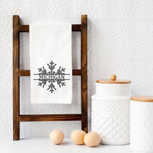 Michigan Kitchen Towel, Winter Kitchen Towel, Snowflake Tea Towel, Christmas Cottage Core, Michigan Decor, Holiday Gift, Michigan Gifts