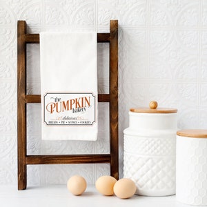 Pumpkin Kitchen Towel, Flour Sack Tea Towel, Autumn Fall Decor, Cozy Fall Gift, Fall Kitchen Towel, Fall Dish Towel, Fall Gift For Her