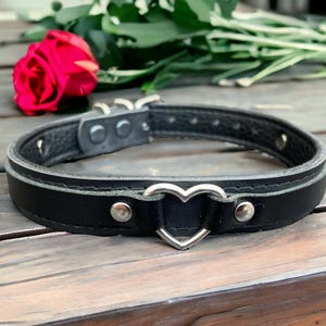 heart choker I  Black Leather collar 20mm Wide Centre Heart Ring I Handmade  Necklace heart collar o ring l owned collar l locking collar