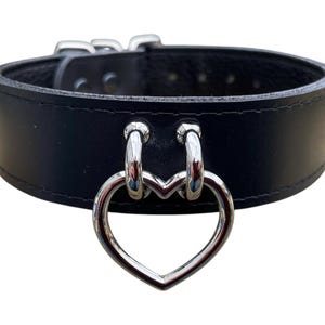 Leren choker Leren halsband I-hartchoker Kraag handgemaakt l Echt leren halsband O-ringchoker l mode leren choker goede meisjeshalsband