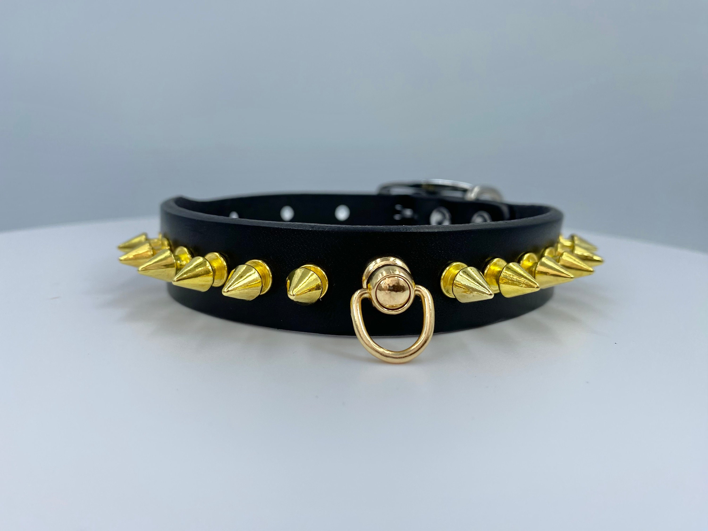 Gold spiked collar outlet