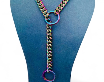 Cadena tipo gargantilla con aro en forma de corazón / Color arcoíris / Acero sin níquel / Cadena tipo gargantilla con cierre / CC_H_RB