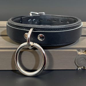 Collare Choker in vera pelle I Collare Choker in pelle nera imbottita e cucita I Collare con chiusura ad anello O da 35 mm fatto a mano / LYD30