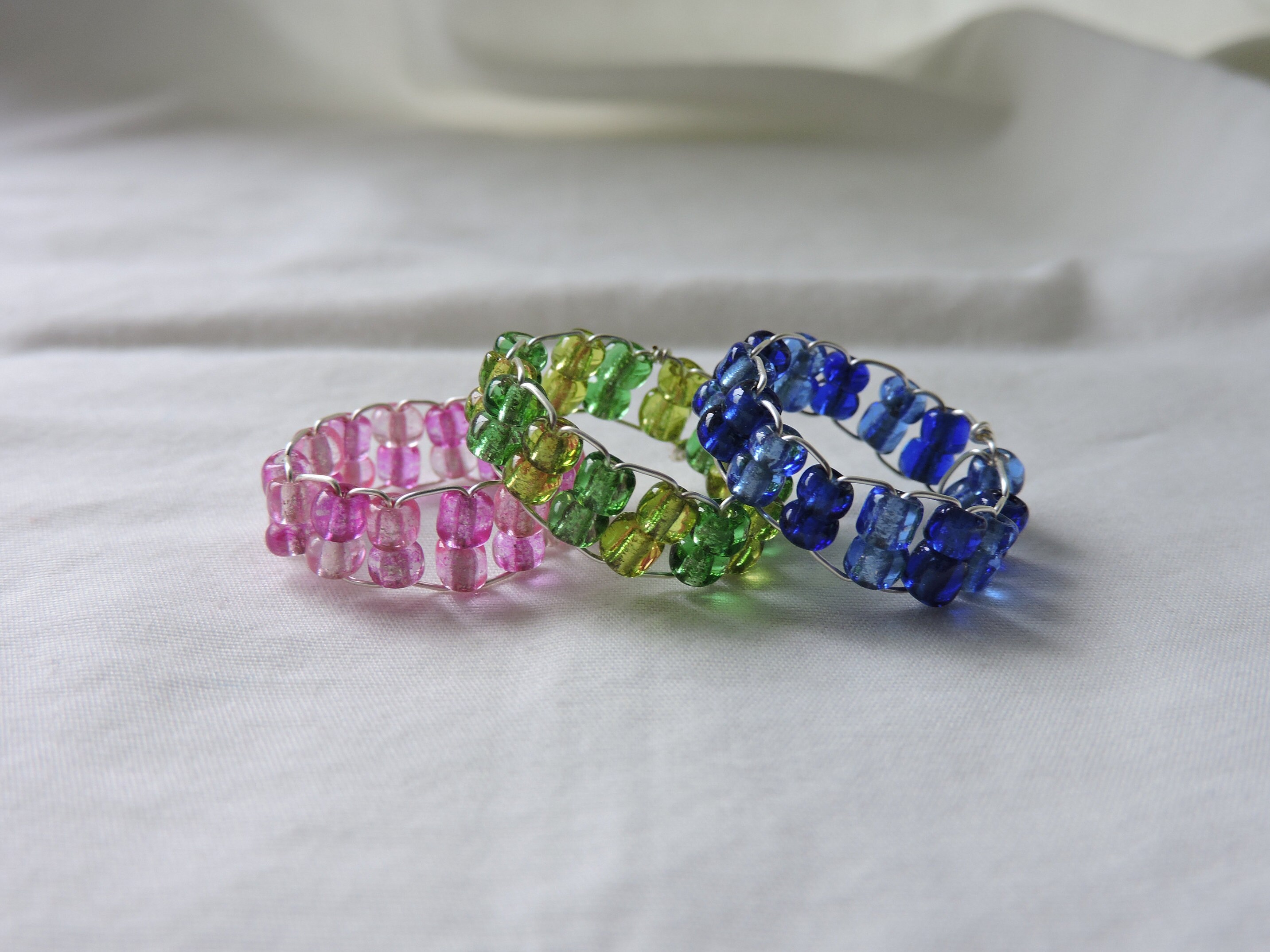 Beaded band ring // 3 colors available Etsy