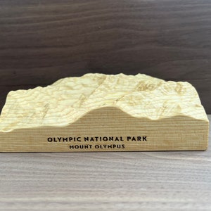 Olympisches Nationalpark-Modell, topographische Schnitzerei des Olymp aus einem massiven Holzblock; Geschenk für Wanderer, Bergsteiger, Entdecker