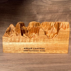 Kolob Canyons topographische Schnitzerei; Zion Nationalpark Modell, aus einem massiven Holzblock geschnitzt; Geschenk für Wanderer, Backpacker und Entdecker