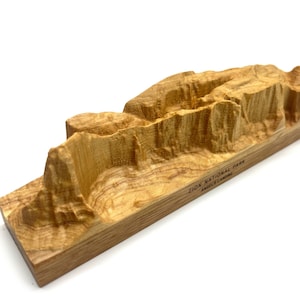 Angels Landing 3D Spurenschnitzerei im Zion National Park; topographisches Modell, aus einem massiven Holzblock geschnitzt