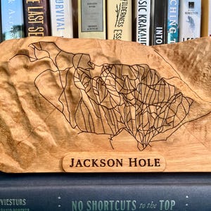 Jackson Hole Mountain Resort 3D Holzkarte - Handgefertigtes Topographiemodell mit lasergravierten Skispuren – Perfektes Geschenk für Skifahrer & Snowboardfahrer