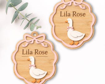 Oval Scalloped Goose Name Sign Tag | Personalised | Goose Nursery Decor | Baby Girls Cottage Room, New Parents Keepsake