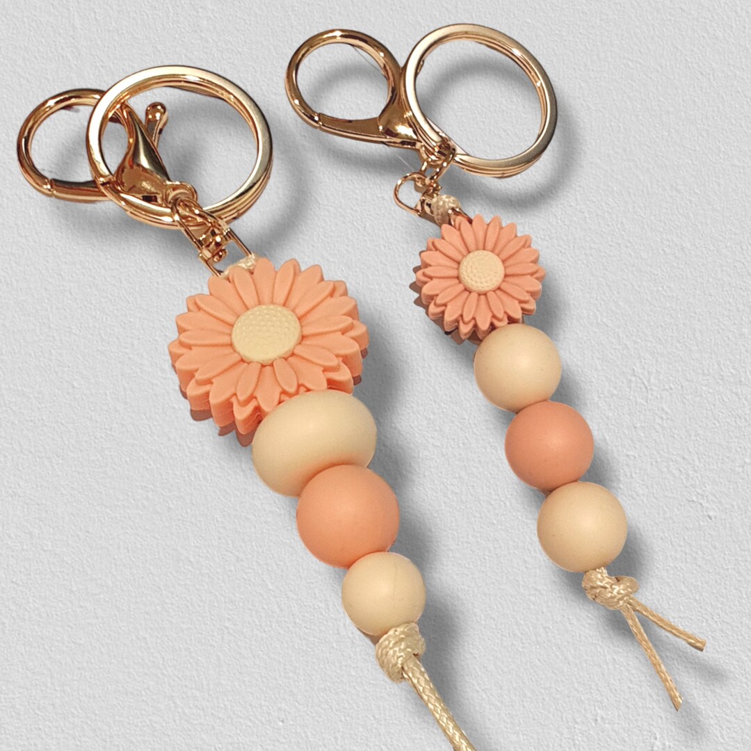 Personalised Keychain Silicone Daisy Mini Bead | Laura Daisy Beaded ...