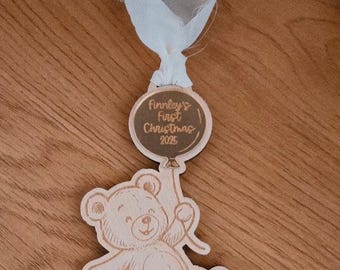 Enfeite de espelho personalizado em formato de ursinho de pelúcia | Enfeite de primeiro Natal | Presente de chá de bebê