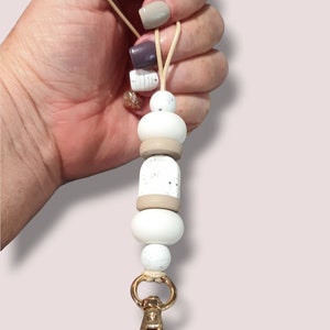 Silikon Bogen Perle Regenbogen Schlüsselanhänger oder Lanyard in Erdtönen Individuelles Design Verschiedene Stile verfügbar Handarbeit Schlüsselanhänger Bild 8
