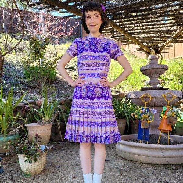 Paisley Psychedelic Mod Scooter Dress // Vintage 1960s / Nicole San Francisco / Purple Beige / Knee Length / Drop Waist / Pleats / Size XS