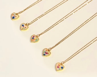 Resin Flower Necklace/Pendant/Jewelry/Dainty - Gold - Dried Pressed Flowers - Handmade - Real Flowers