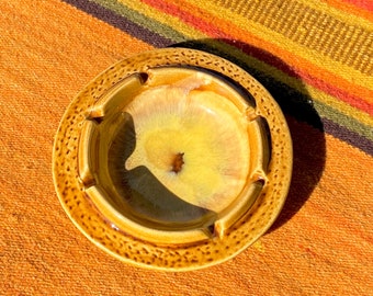 Cenicero de cerámica de Mauricio de California