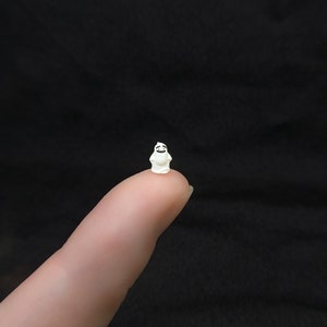Figurka Micro Ghost | Ręcznie malowane miniatury do biżuterii diorama, zestawów pociągów, kącików książkowych i rękodzieła na Halloween