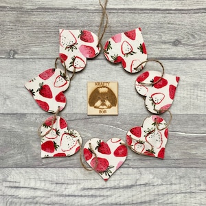 Strawberry Garland for Chef, Strawberry Bunting for Her, Culinary Gift for Mum, Birthday Present for Foodie, Strawberry Decor for the Home