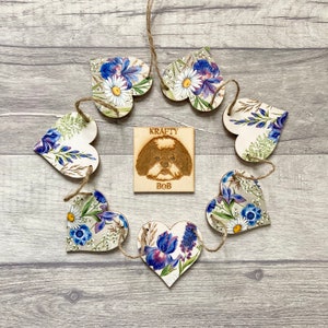 Daisy Bunting, Floral Garland for Friend, Wooden Daisy Decoration for Her, Floral Gifts for Mum, Botanical Decor for the Home