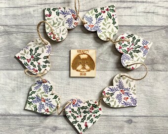 Winter Berry Garland, Holly Bunting for Grandmother, Birthday Gift for Gardener, Wooden Holly Decoration for Mum, Rustic Decor for Friend