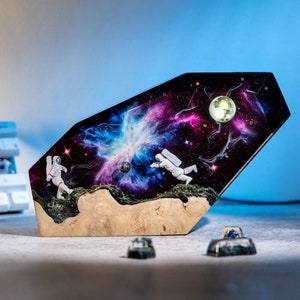 Lamp Galaxy Resin, astronaut resin lamp, Lamp custom resin, epoxy resin lamp, night light wood,  baby gift, anniversary gift, handmade gift