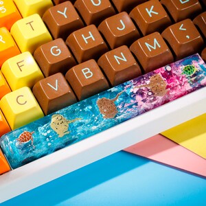 Nakładki na klawisze Keycap Turtle Artisan, nakładki na klawisze robione na zamówienie, różowe nakładki na klawisze, prezent urodzinowy, nakładka na klawisze Cherry MX, nakładka na klawisze Pocket Monster, nakładka na klawisze drukowana w 3D 6.25U (space)