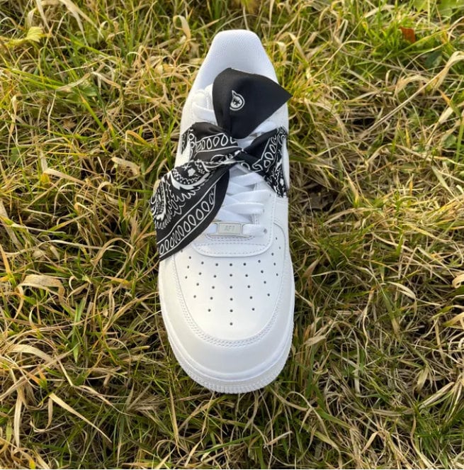 forces with bandana