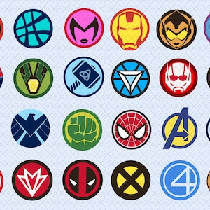 Op de afbeelding: Een verzameling van 25 kleurrijke ronde iconen met verschillende superheldenlogo's, waaronder Captain America, Iron Man, Thor, Hulk, Spider-Man, Black Widow en meer.