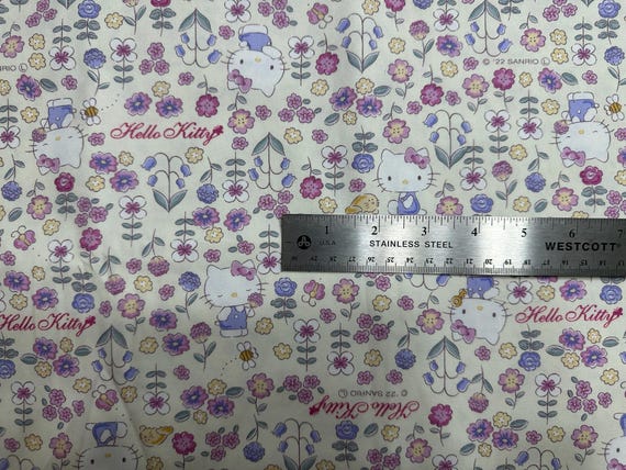 CANVAS - Hello Kitty (Cream)