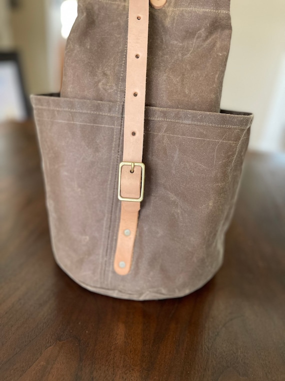 Naito Sling Bag