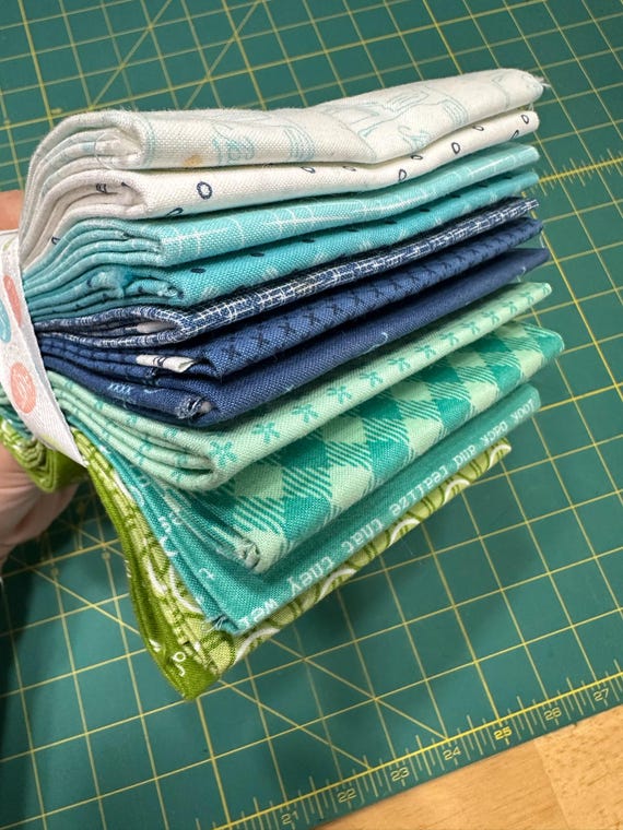 Lori Holt Fat Quarter Cool Bundle from Riley Blake