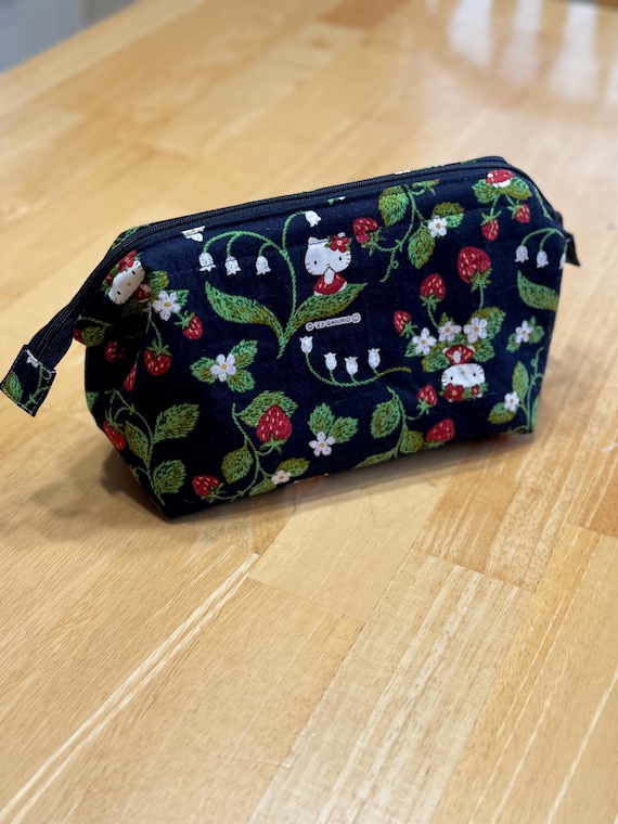 Make-up/Toiletries Case (Small Retreat Bag)