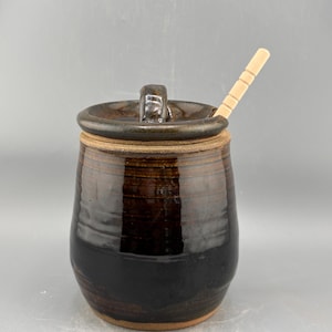 Handmade Stoneware Honey Pot with Dipper – 4” x 4” – Rootbeer Glaze
