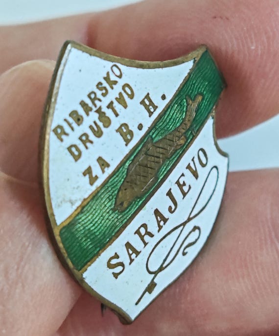 Kingdom of Yugoslavia Fishing Society for Bosnia&Herzegovina SARAJEVO Pin Badge View 4